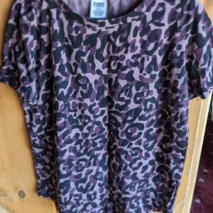 Victoria’s Secret PINK Perfect Crew Tee Purple Camo Leopard Print Size Medium